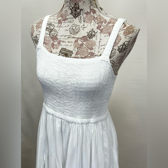 CHELSEA & THEODORE White smocked‎ top full skirt dress size S. - Picture 2 of 13